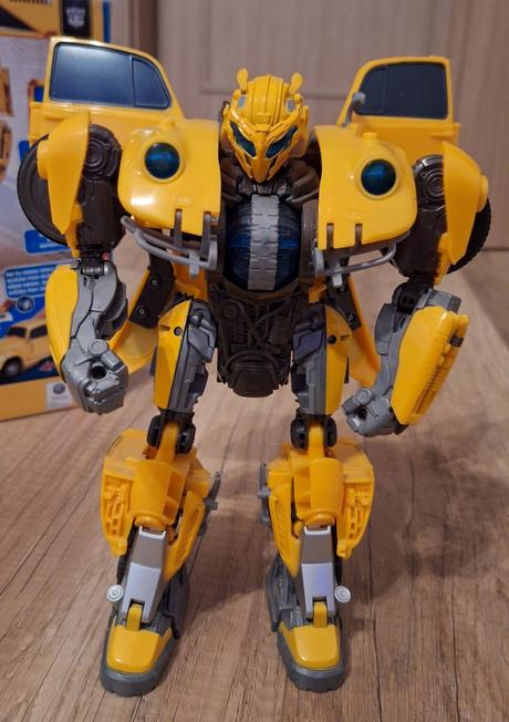 Bumblebee transformer, 