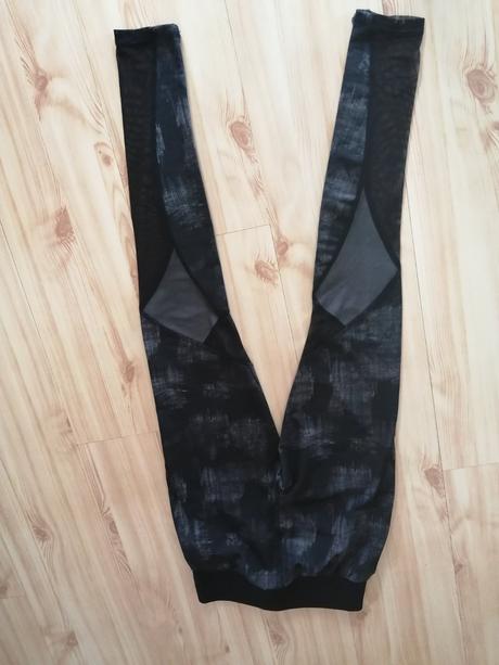 Leginy so sieťkou, 36