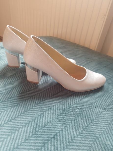 Spoločenské topánky, 39