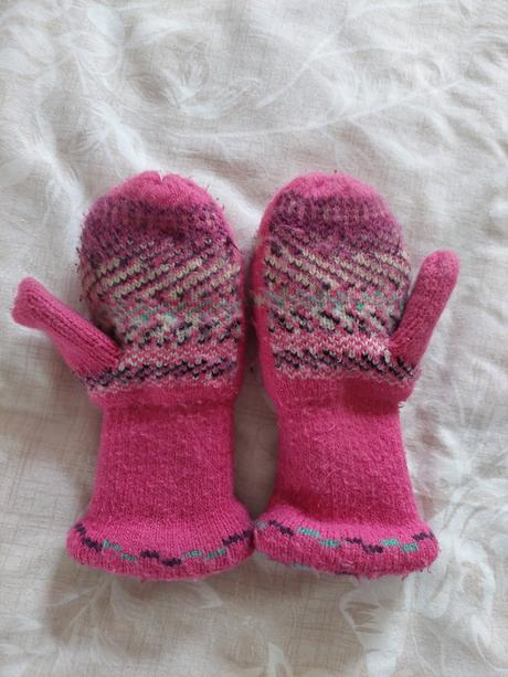 Dievčenské rukavice, 110