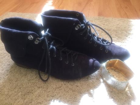 Čierne kožené poltopánky plus náramok, bershka,38