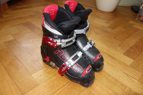 Detské nastaviteľné lyžiarky 30-35, roces