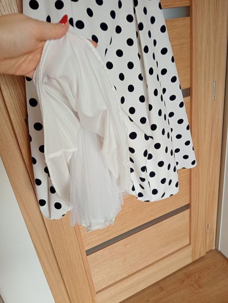 Spoločenské saty, 44