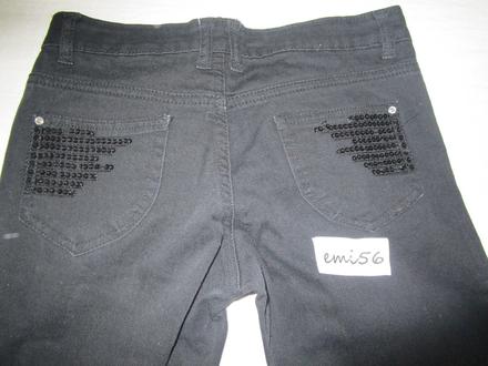 2279. čierne džínsy, 152