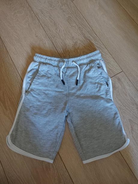 1x oblecene reserved kratasky, reserved,128