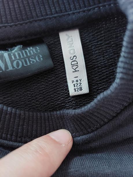 Skratena mikina, 122