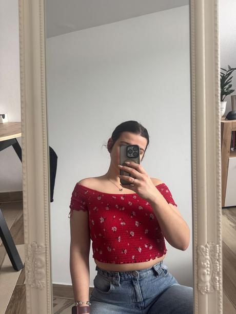 Červený crop top, m