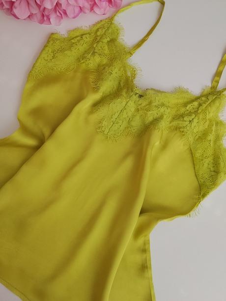 Viral y2k saténový čipkovaný top made in italy, s