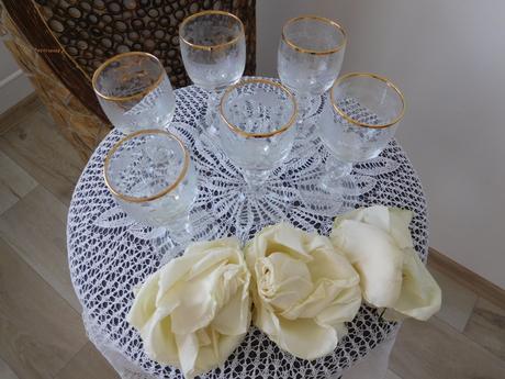 Poháriky likérové na nožičke 6 kusov top top stav., 