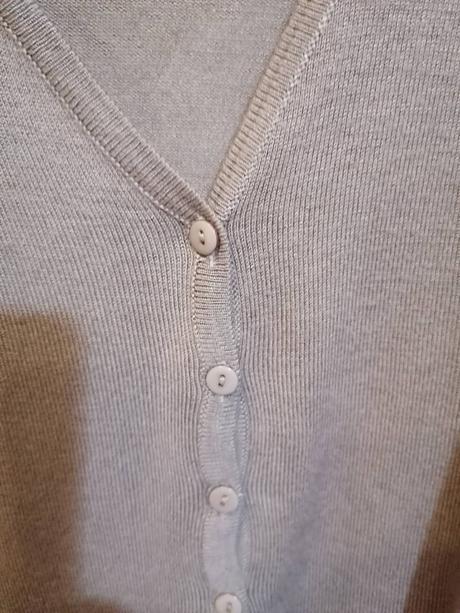 Svetrík s čipkovanými rukávmi, m