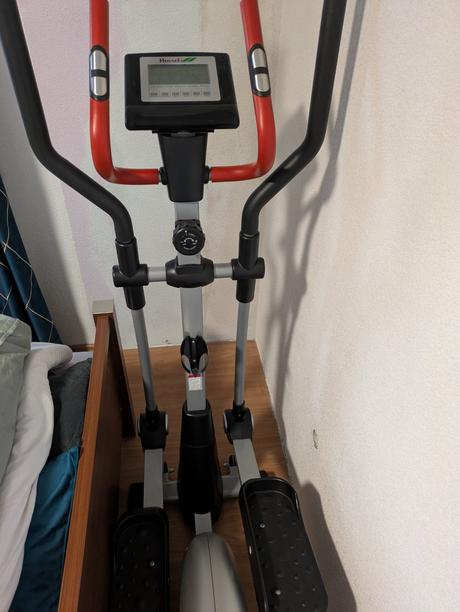 Eliptický trenažér housefit kinetic, 