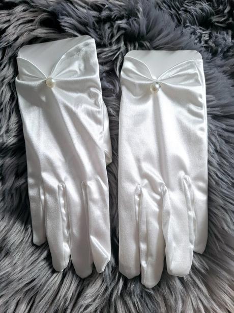 Rukavičky na prvé sväté prijímanie, svadbu, 