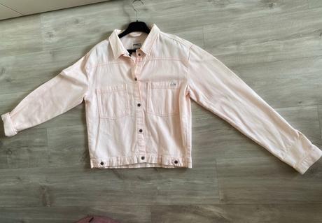 Nádherná bezchybná riflova bundicka - sedi na s, takko,170