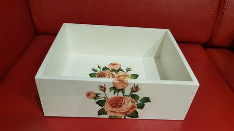 Ozdobne drevena krabicka, 