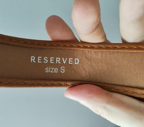 Opasok s kvietkami, reserved