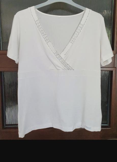 Biele tričko so zdobením, l