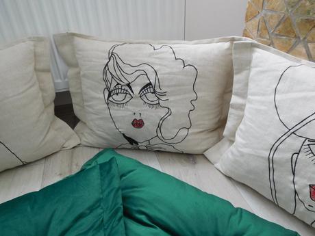 Vankúše v prírodnej farbe+zelené smaragdové, 