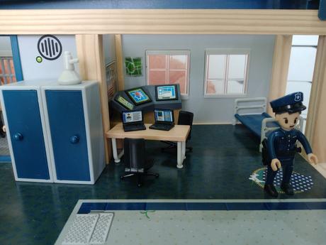 Policajná stanica drevená, 