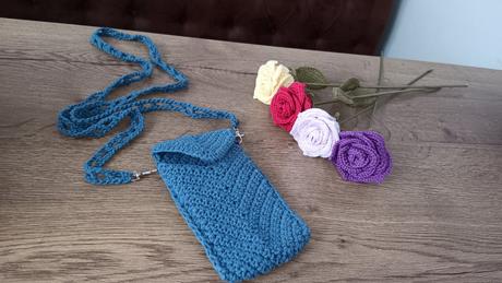 Háčkovaná kabelka na mobil, či drobnosti, 