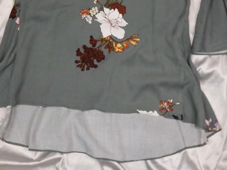 Kvalitný kvetinkový top soulmate, s