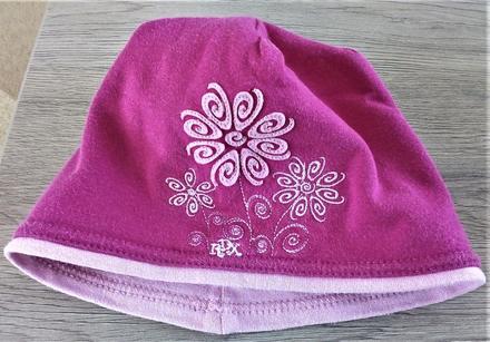 Ružová čiapočka, 104