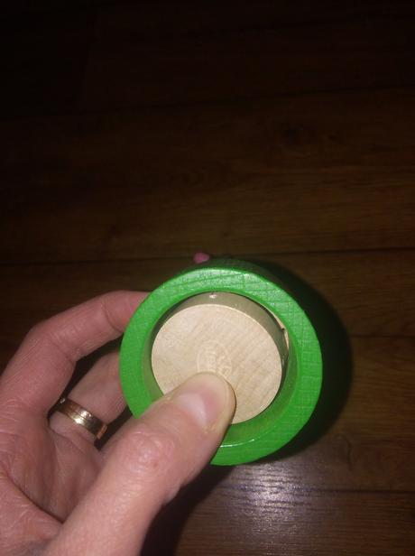 Drevená pohyblivá žirafka top stav 23cm,