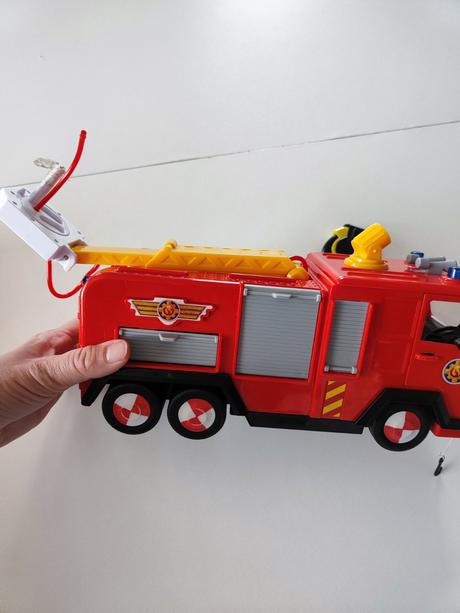 Požiarnik sam auto, 