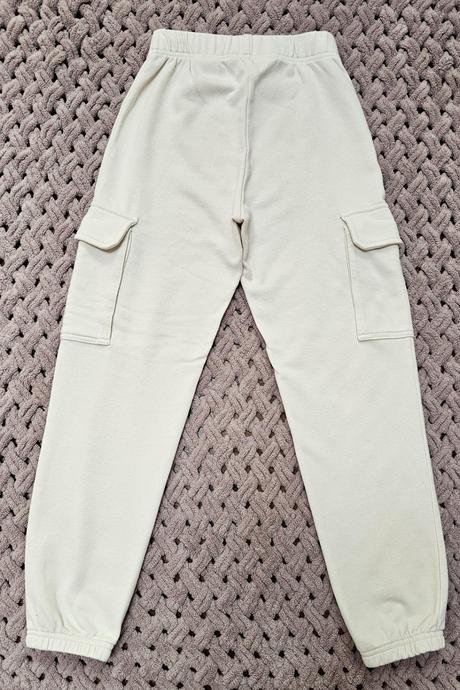 Béžové kapsáčové tepláky, h&m,140