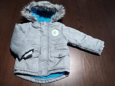 Šedá bundička, 86