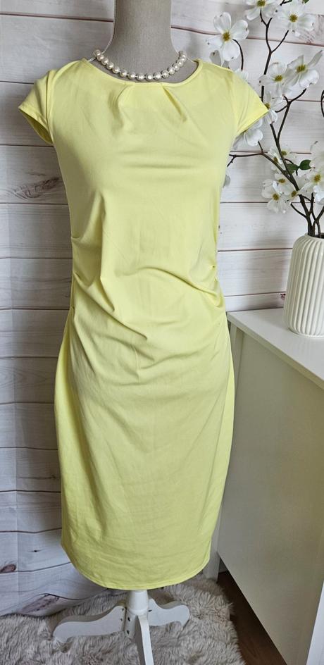 Pekné jednoduché šaty, l