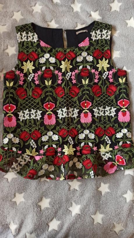 Nádherná vyšívaná blúzka top stav, orsay,44