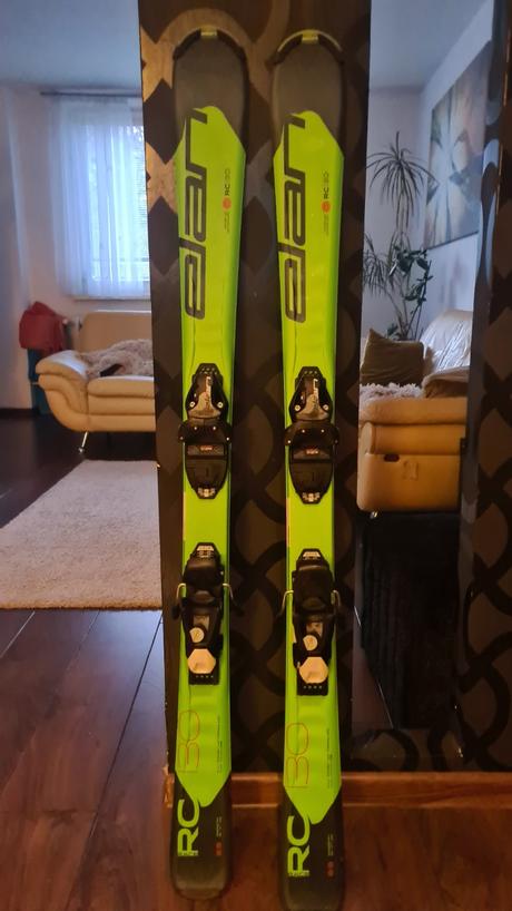 Lyze s lyziarkami, prilba, elan,130-139 cm