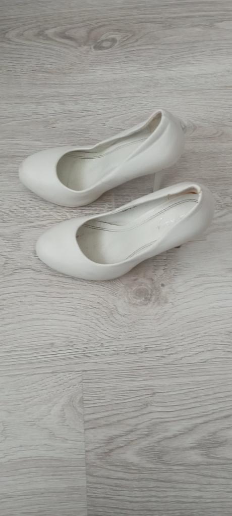 Dámske lodičky v 35, 35