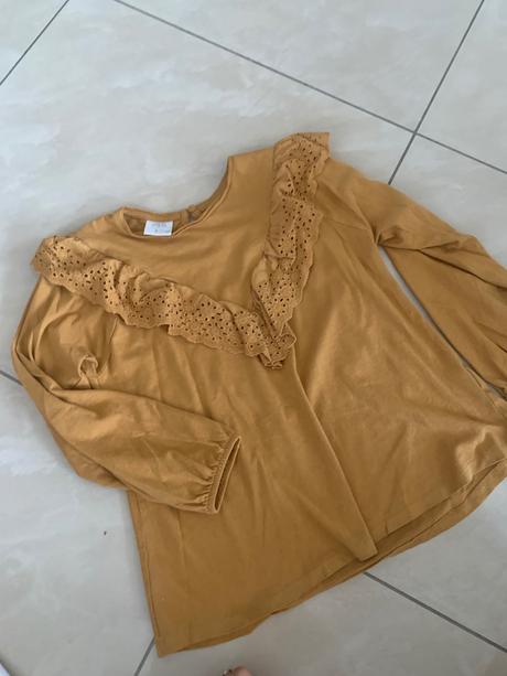 Predám tričko s dlhým rukávom a volánikom, zara,134