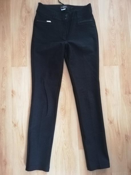 Nohavice so vzorom, 38