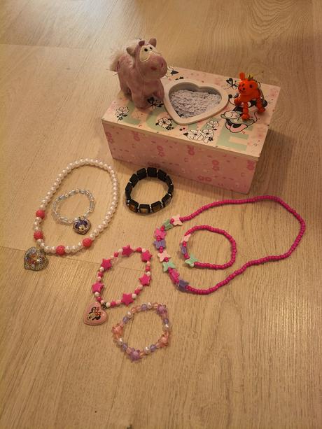 Minnie box, 