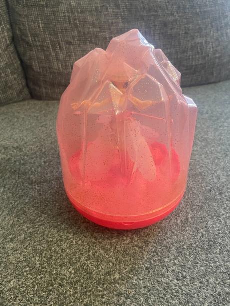 Hatchimals lietajúca víla, 