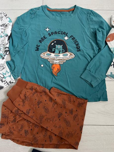 Pyžamá cena spolu 134/140, reserved,134