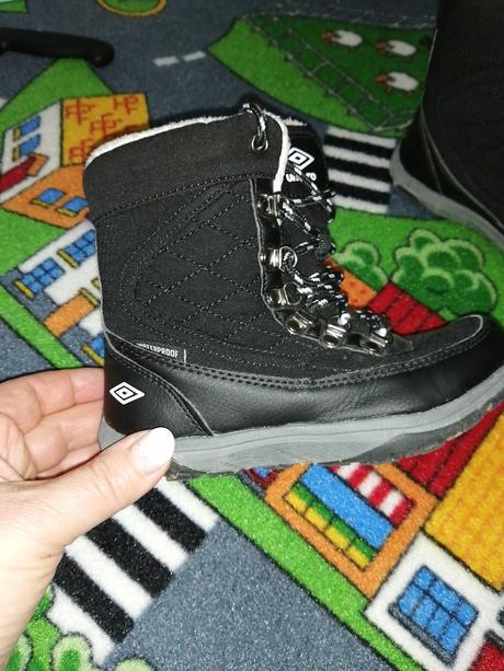 Predám krásne zimné topánočky, umbro,28