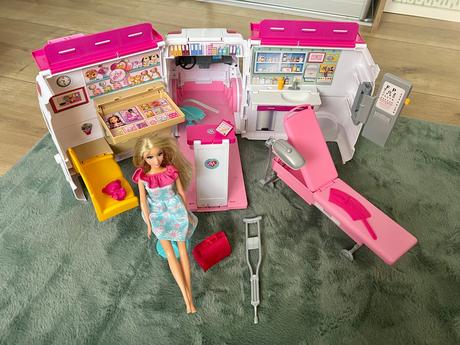 Barbie sanitka, 