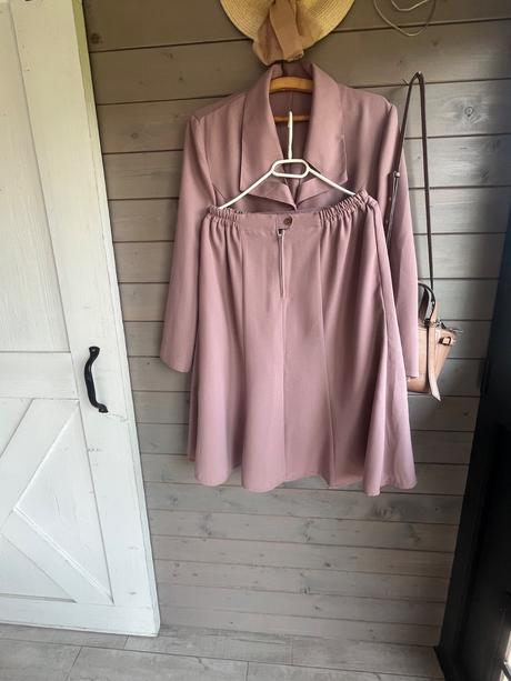 Elegantný dámsky kostým xl-50, xl