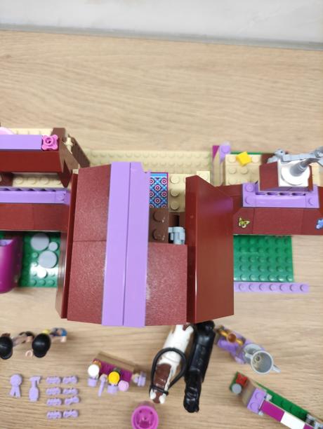 Lego friends jazdecky klub v heartlake 41126, 