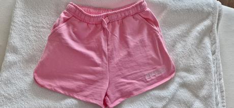 Šortky, s