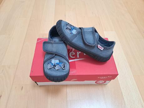 Kvalitné papučky, traktor, vd. max 16,5 cm, superfit,27