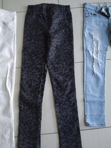 Balík dámskych riflí,s-m, s