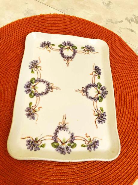 Starožitná tácka,