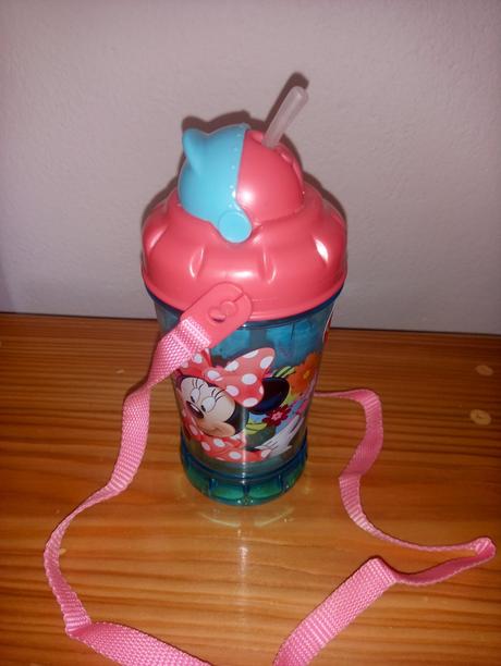 Fľaša minnie so slamkou,