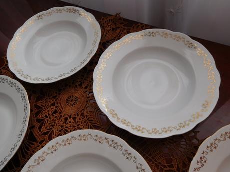 Taniere porcelánové polievkové,, 