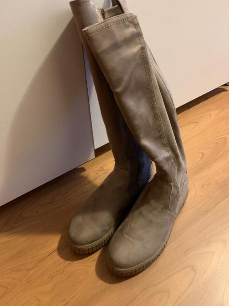 Predám čižmy semišového vzhľadu, 39