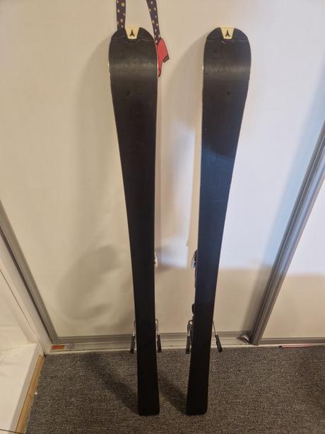 Lyže atomic 130 cm, atomic,130-139 cm